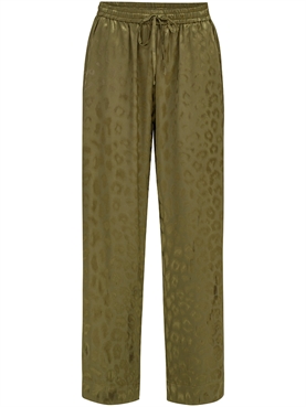 Karmamia Garcia Bukser, Army Leo Jacquard